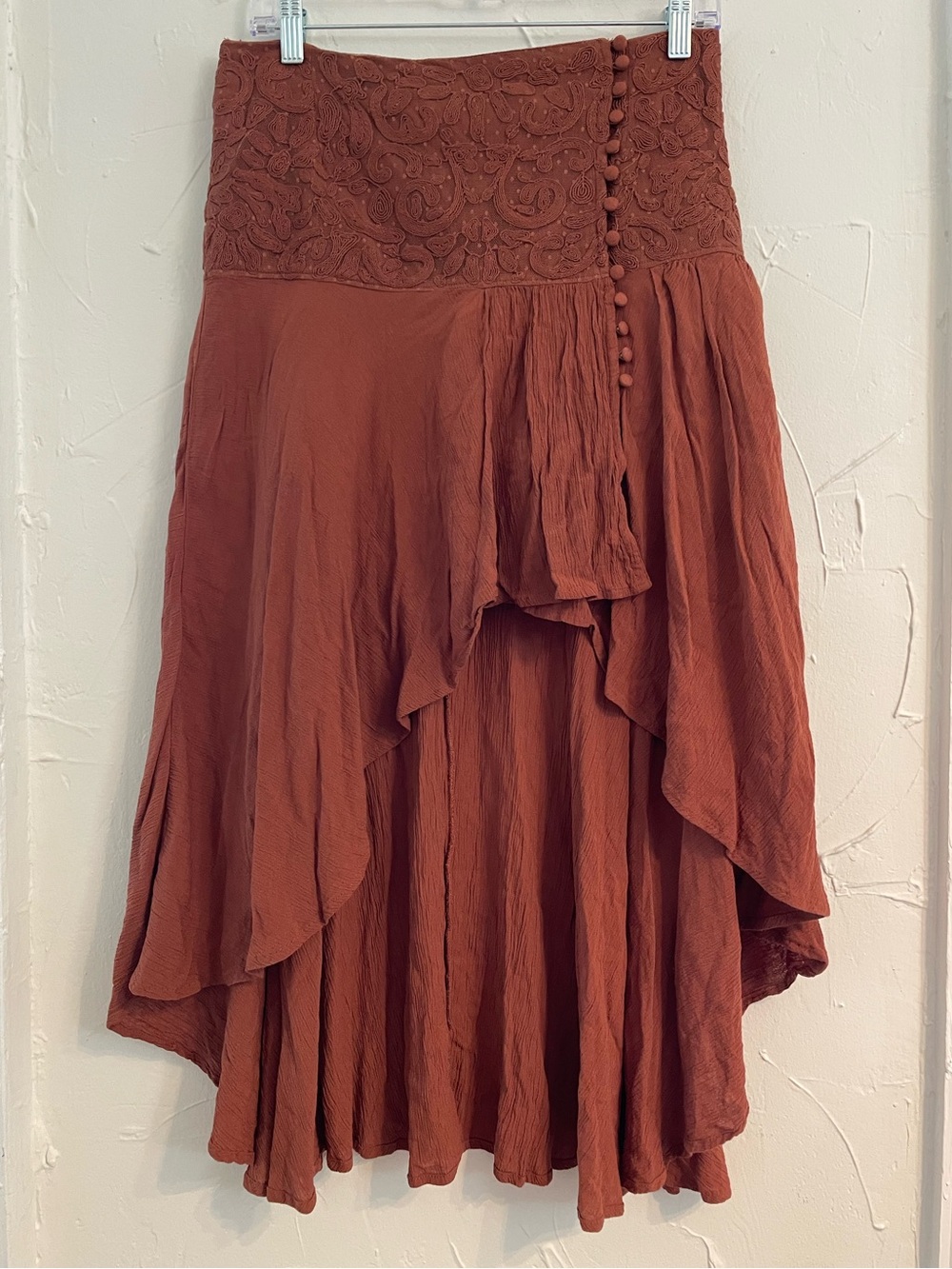 Shyanne Embroidered High-Low Skirt in Rust